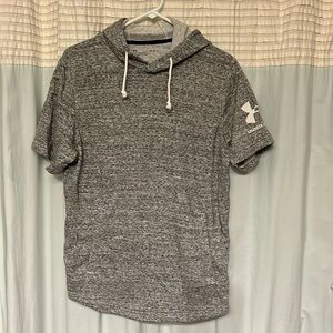 Under Armour M short sleeve hoodie